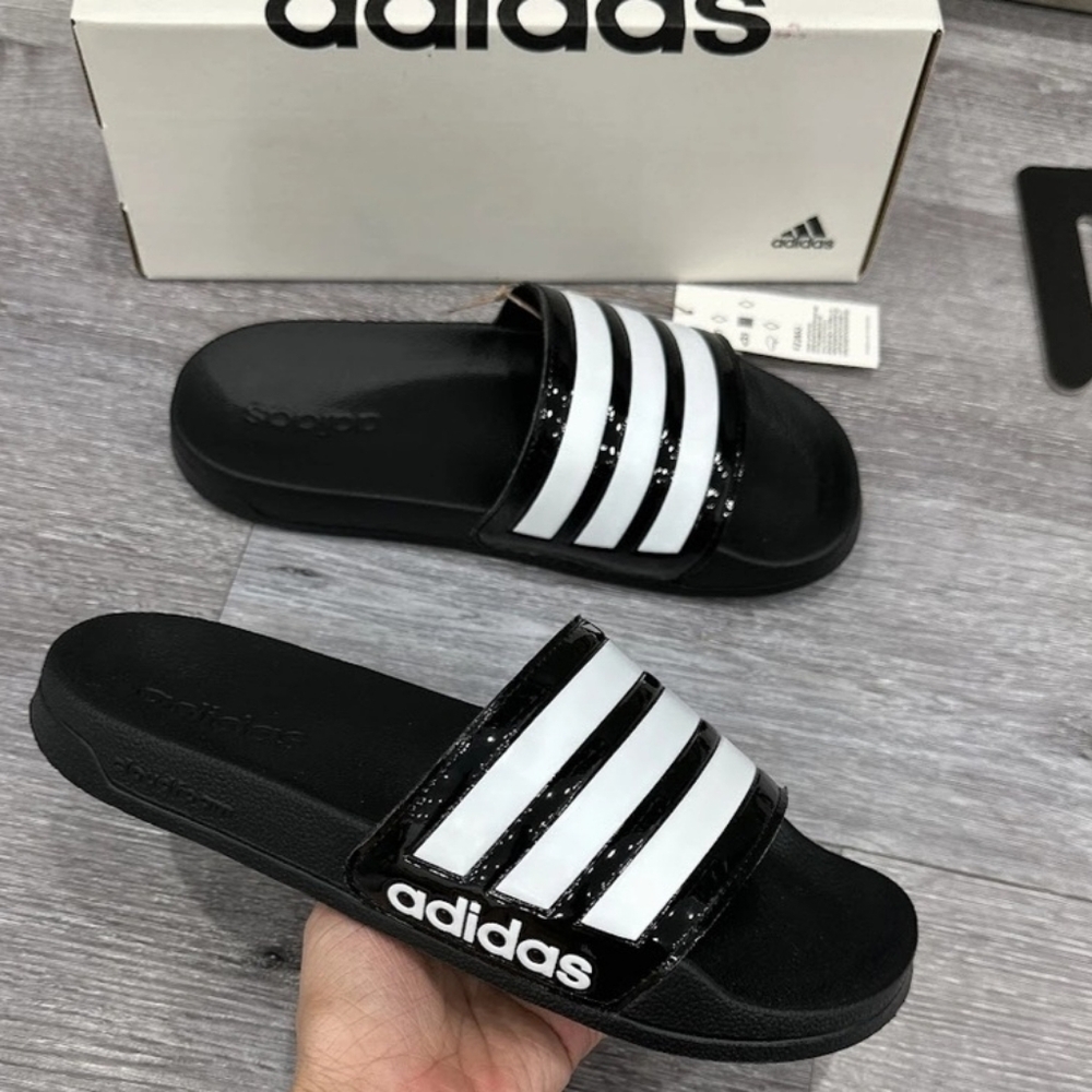 Adidas ADILETTE Patent Slide UNISEX Men's Size 9.5 Or Women's Size 11 New in Box
